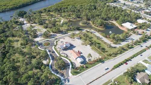 Entryway & Roundabout