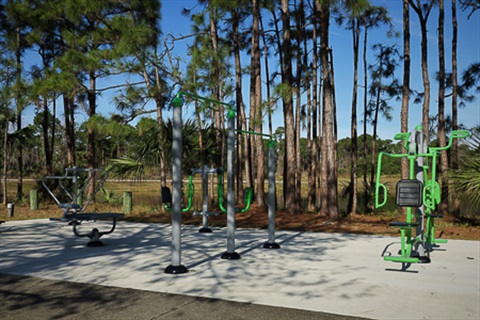 Midport Lake Fitness Stations