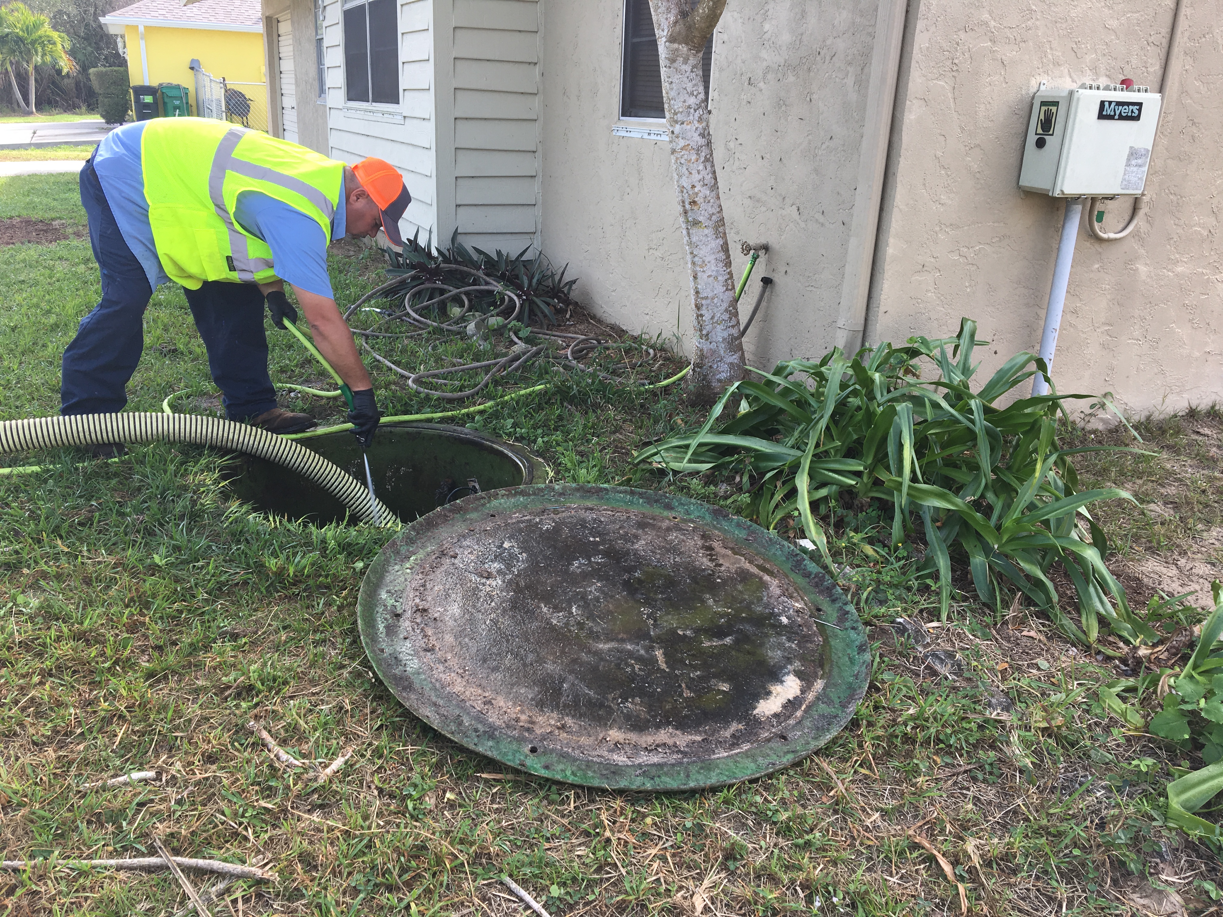 employee pumping grinder down