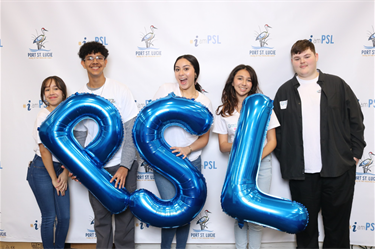 Citizen Summit 2024 attendees at the photobooth 3